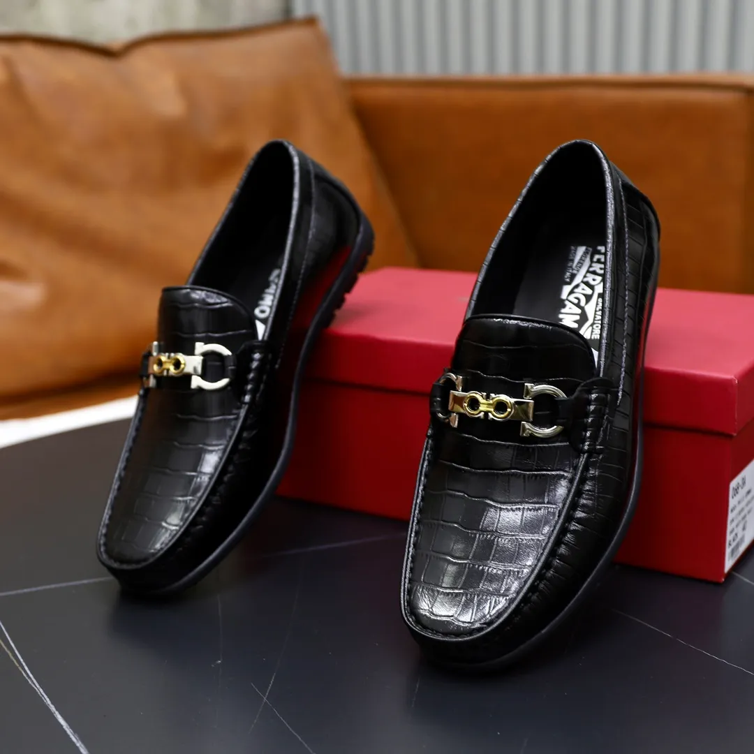 Men's shoes: 260🙅‍♂️🙅‍♂️🙅‍♂️Niuli Brand: Ferragamo Standard code: Men's code 38/44 (45 customized) Grade: Same as the official website Material: Original imported cowhide leather lining Original wear-resistant lightweight outsole Style category: Men's casual slip-on shoes Distinguished luxury brand elements top luxury Color: Actual picture color
